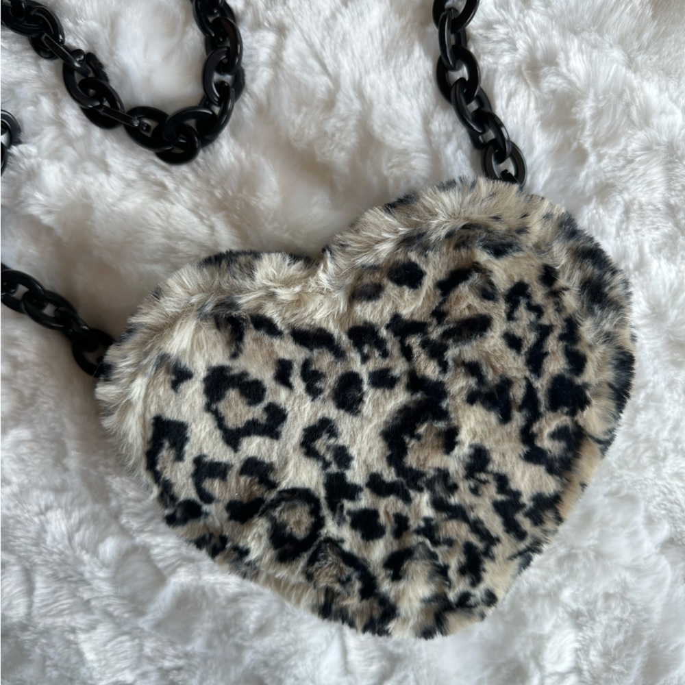 LEOPARD PRINT FAUX FUR + BLACK CHAIN SHOULDER BAG PURSE